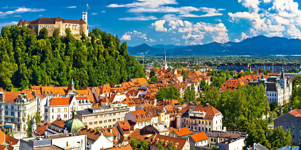 Vista panorâmica da cidade de Liubliana, capital da Eslovênia.