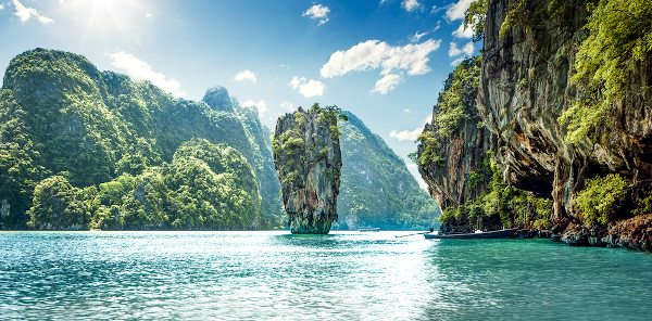  Paisagem natural no litoral da Tailândia, na ilha conhecida como ilha James Bond.