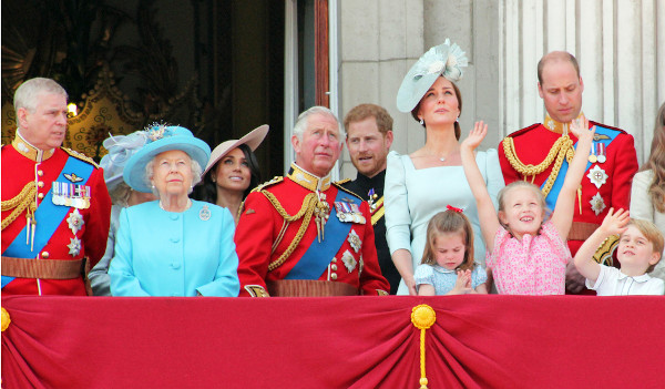 Família real britânica reunida