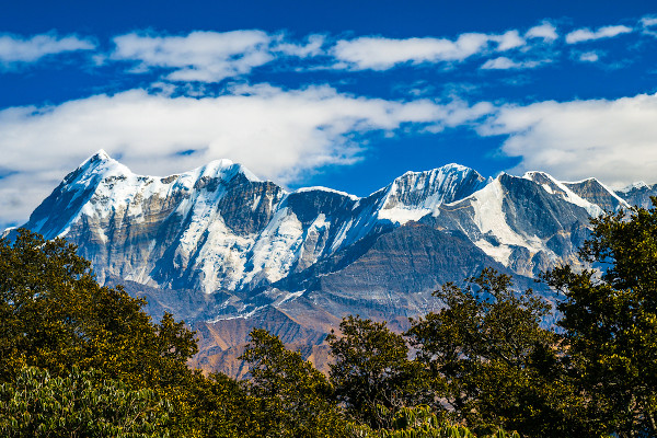 Montanhas da cordilheira do Himalaia 