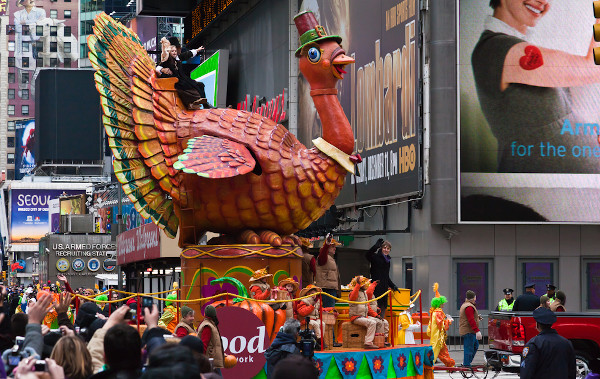 Parada da loja Macy’s, em Nova Iorque, um dos mais famosos desfiles que ocorrem no Dia de Ação de Graças (Thanksgiving Day).