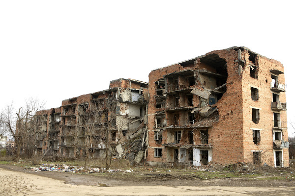 Prédios destruídos em Grózni durante a Guerra da Chechênia.