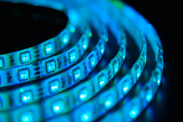 Faixas de LEDs, um dos materiais que possuem arsênio em sua composição.