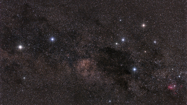  Localização da constelação Cruzeiro do Sul ao lado das estrelas Alfa Centauri e Beta Centauri, parte da constelação Centauro.