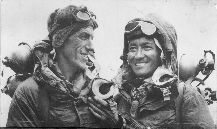 Foto de Edmund Hillary e Tenzing Norgay, as primeiras pessoas a atingirem o topo do Monte Everest.