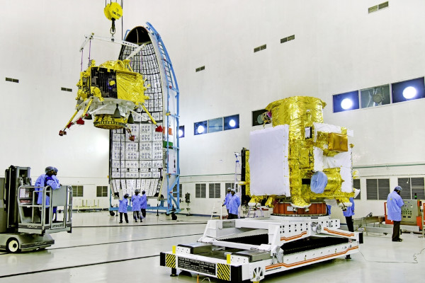 Preparação dos equipamentos para o lançamento da missão espacial indiana Chandrayaan-3, continuação da missão Chandrayaan-2.