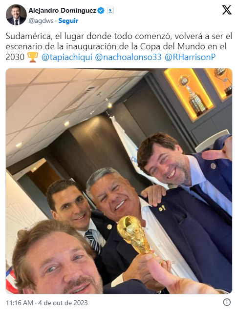 Foto do presidente da Conmebol com os presidentes das federações de futebol da Argentina, Uruguai e Paraguai. 
