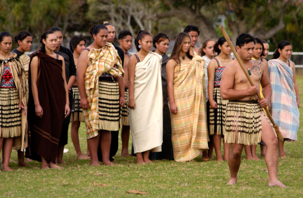 Grupo de maori, povo tradicional da Nova Zelândia.