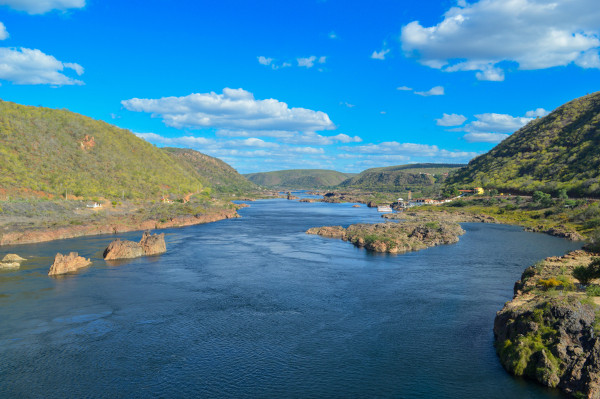 Trecho do Rio São Francisco, um dos principais rios do Brasil.
