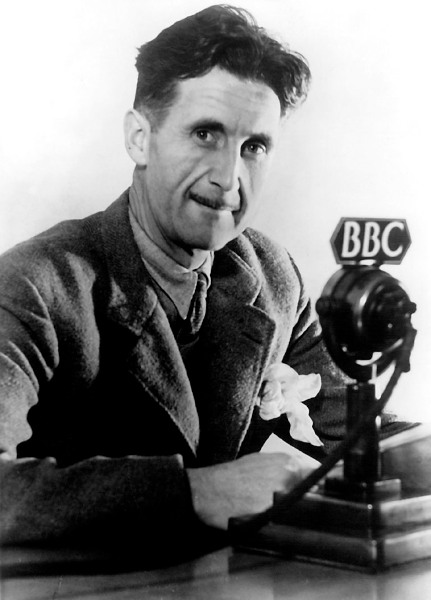 Fotografia de George Orwell, autor de importantes obras do modernismo inglês, como “1984” e “Revolução dos bichos”.