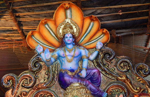 Estátua de Vishnu, uma das divindades do hinduísmo.