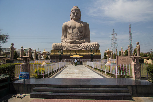 Estátua de Buda, o fundador do budismo, na Índia.