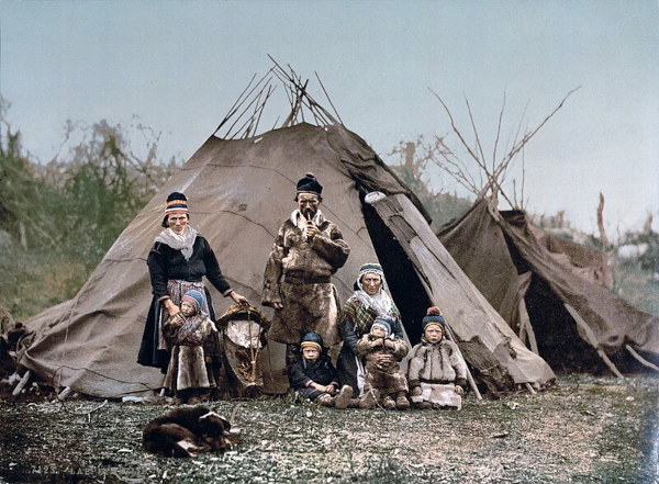 Família de nômades na Noruega por volta de 1900.