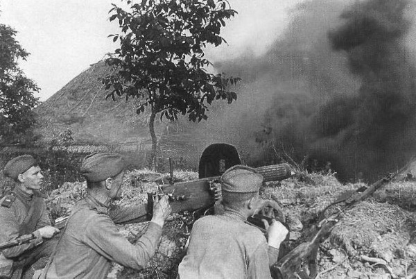 Soldados soviéticos na Batalha de Kursk.