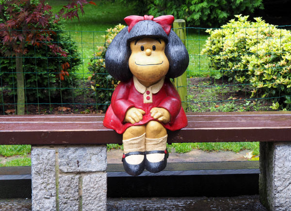 Escultura de Mafalda localizada na cidade de Oviedo, na Espanha.[4]