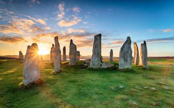 Monumento Pedras de Callanish, construído, há milhares de anos na Escócia, com fins religiosos.