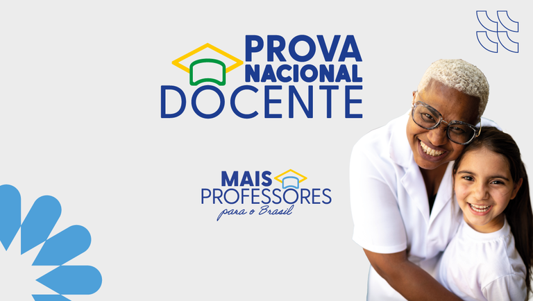 Mulher preta sorrindo com criança branca, texto logomarca da Prova Nacional Docente