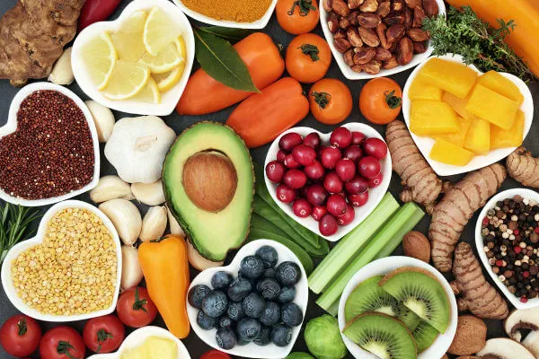 Várias frutas e legumes