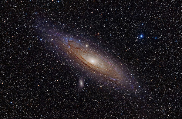 Galáxia de Andrômeda em texto sobre nebulosas.