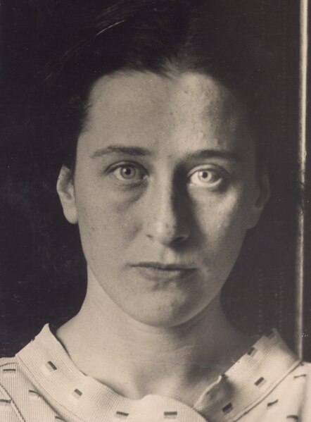 Fotografia antiga de Olga Benário, uma famosa revolucionária comunista de origem alemã. [imagem_principal]