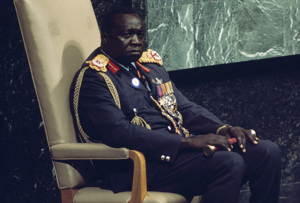 Idi Amin, ditador de Uganda entre 1971 a 1979. Seu governo autoritário foi responsável por até meio milhão de assassinatos.