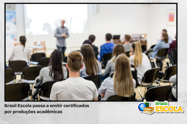 Foto de sala de aula universitária.