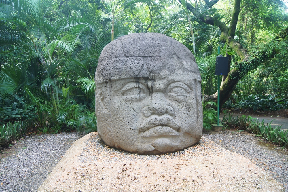 Cabeça gigante olmeca.