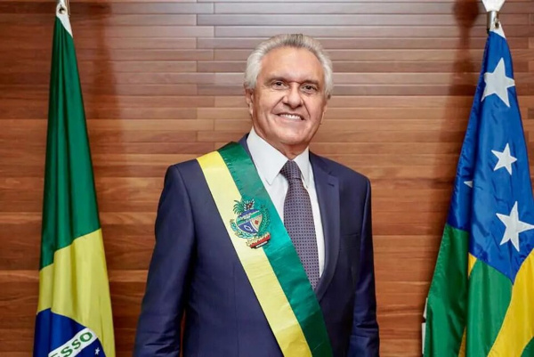 Foto de Ronaldo Caiado em sua segunda posse como governador do estado de Goiás.