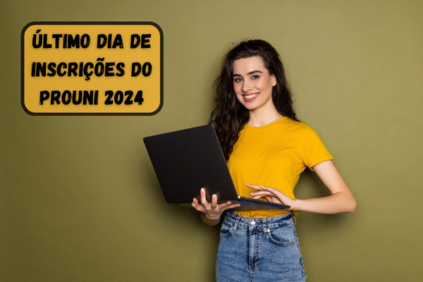 Estudante olhando celular, fundo amarelo, texto Resultado do ProUni 2024