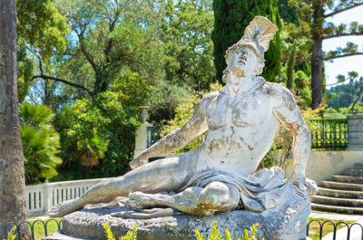 Estátua de Aquiles ferido no calcanhar por uma flecha, no fim da Guerra de Troia.