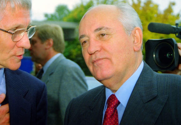 Mikhail Gorbachev foi o último governante da URSS e realizou reformas que levaram à dissolução do país em 1991. [3]
