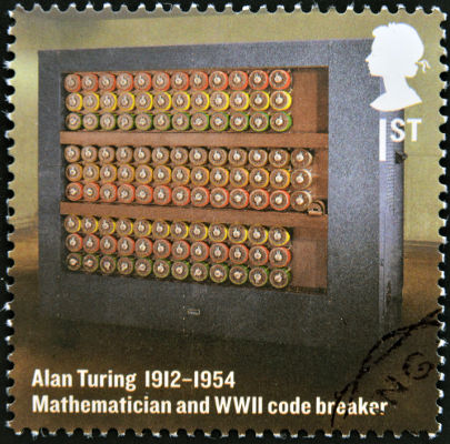 O computador que decifrou os códigos nazistas foi implementado por Alan Turing.