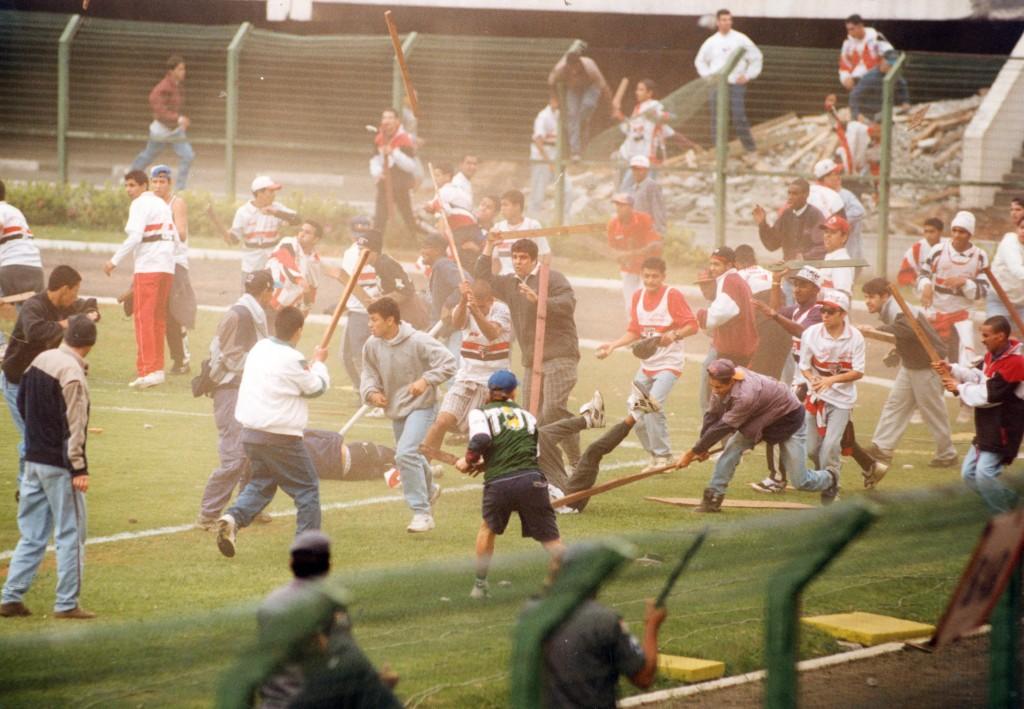 Há 80 anos, 1º jogo de mulheres no Pacaembu gerou apoio e também revolta -  UOL Esporte