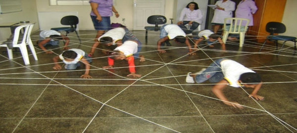 BRINCADEIRA NA TEIA DE ARANHÃ