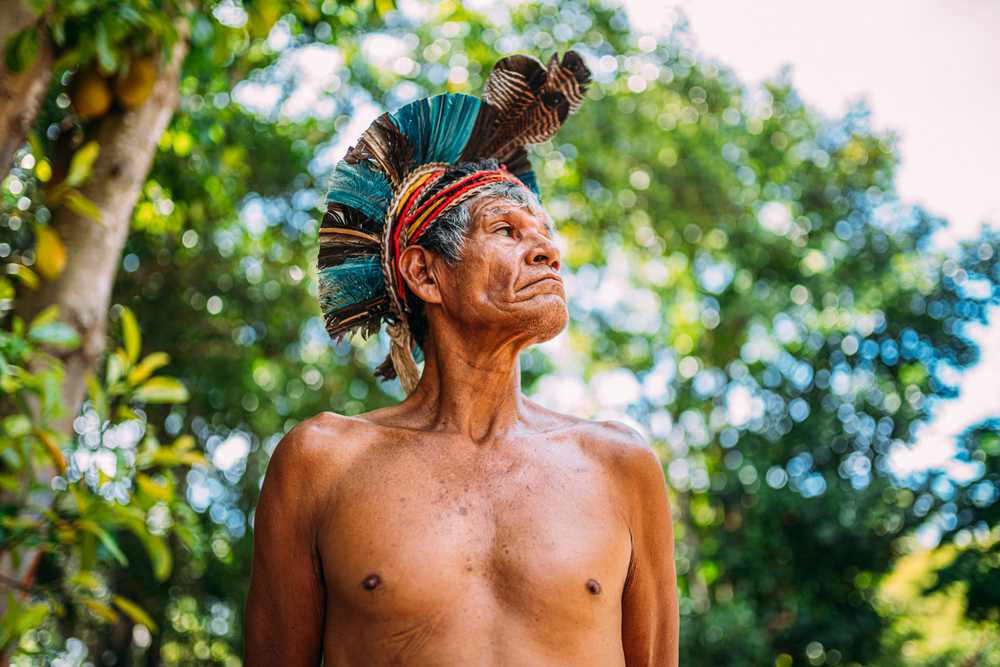 Homem idoso indígena
