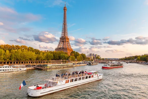 Rio Sena e Torre Eiffel