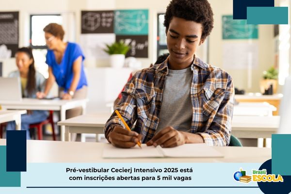 Estudante negro em sala de aula